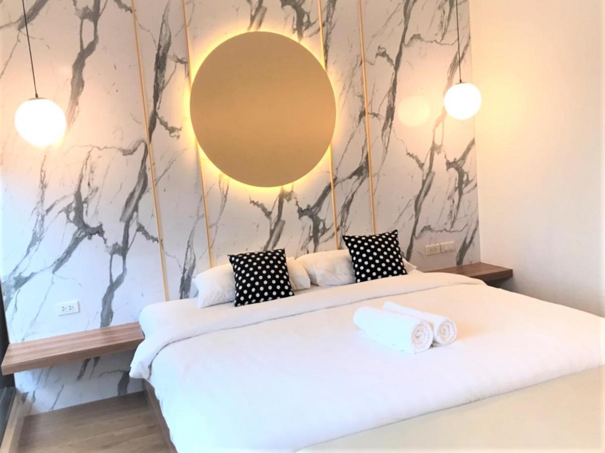 La La Moon Poshtel'n' Pool Bed & Breakfast