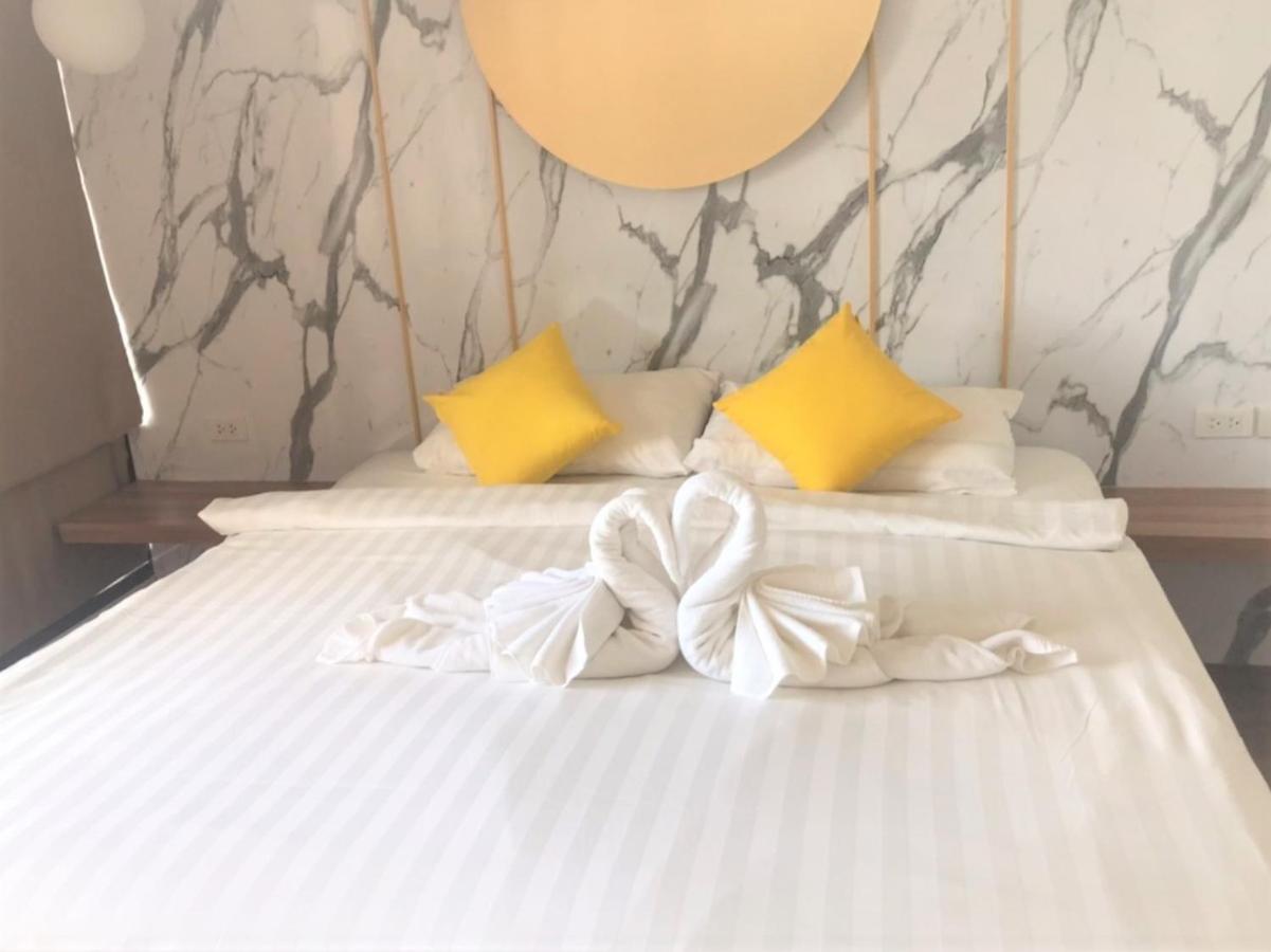 Bed & Breakfast La La Moon Poshtel'n' Pool Krabi